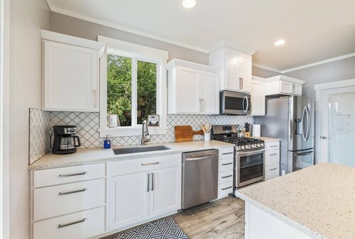 Family Retreat with lake access and stunning views