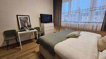 1 bedroom, free WiFi, bed sheets