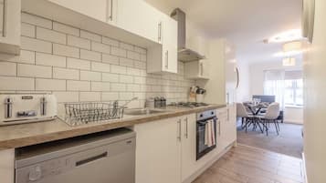 Fridge, oven, dishwasher, toaster