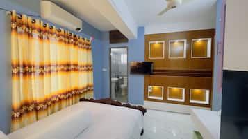 1 chambre, literie de qualité supérieure, couette en duvet d'oie, bureau