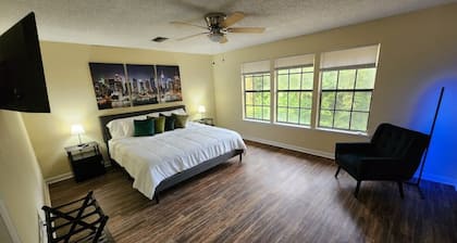 2 miles to FSU-Twin King Master Beds-2 BR 2.5 Bath