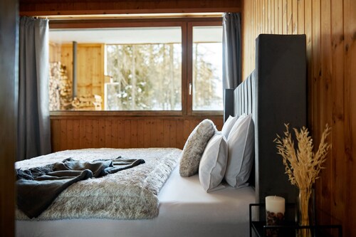 Chalet Horn 2BR Cozy Cabin With Forest View / Wifi / Outdoor Fireplace