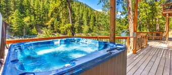 Spectacular Lodge Retreat