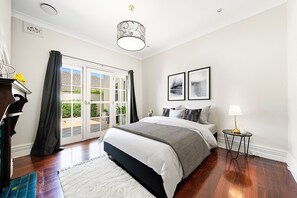5 bedrooms, desk, iron/ironing board, travel cot