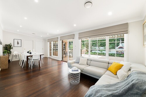 Jam Home | Near Chatswood CBD House close to Artarmon Shops & Station