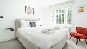 Unclassified image, 5 of 13, button - Apartment 8 - Bootham House - sleeps 2 guests  in 1 bedroom (York)