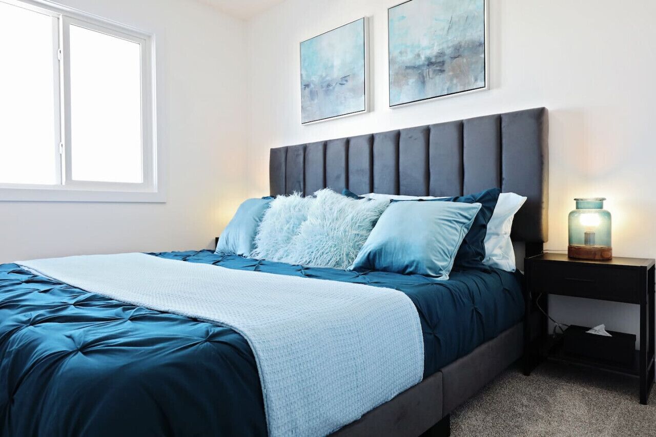 4 bedrooms, desk, iron/ironing board, travel crib