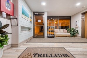 Lobby - Trillium 3C Huge Beachfront Condo on Madeira Beach (Madeira Beach)