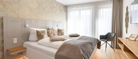 3 habitaciones, escritorio, tabla de planchar con plancha y wifi gratis