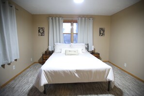 3 bedrooms, iron/ironing board, free WiFi, bed sheets
