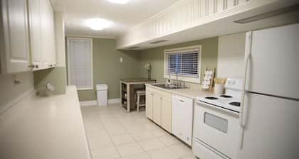 CLEAN HOME in Millard Lumberyard District close to anywhere in Omaha