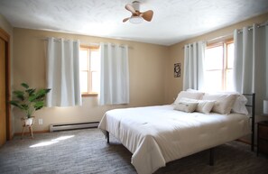 3 chambres, fer et planche à repasser, Wi-Fi gratuit, draps fournis