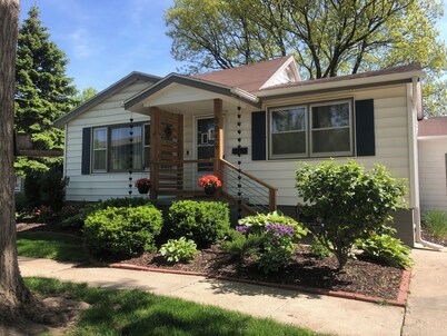 CLEAN HOME in Millard! CWS central. 15 minutes from the ballpark. Book now!