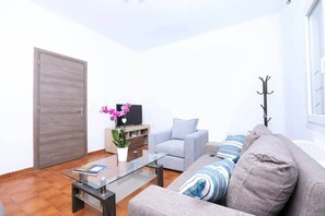 TV, fireplace - Corfu Seaside Cottage - Private Garden Retreat (Corfu)