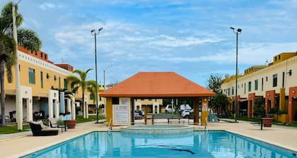 Boquerón, Cabo Rojo 3 BR/ 2 1/2 BA Condo Steps from pool, close to DT & Beach