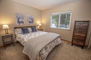 4 chambres, fer et planche à repasser, Wi-Fi gratuit, draps fournis