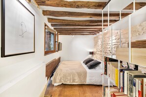 2 室のベッドルーム、アイロン / アイロン台、WiFi (無料)、ベッドシーツ