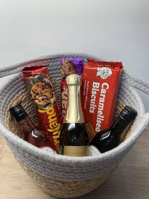 Food and drink - Inviting 3-bed House in Stockton-on-tees (Stockton-on-Tees)