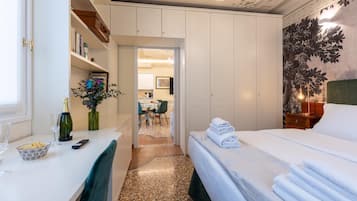 1 habitación, tabla de planchar con plancha, wifi y ropa de cama