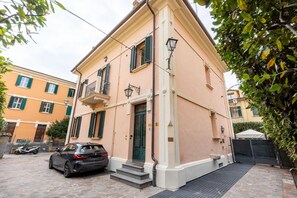 Exterior - Villa Bottrigari BolognaRooms Attic with Terrace (BOLOGNA)