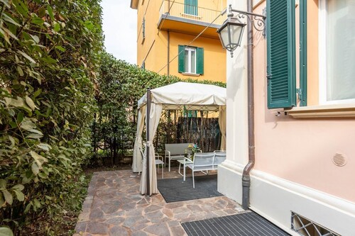 Villa Bottrigari  5 apartaments