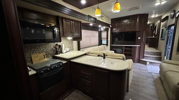 Smart-tv en een stereo