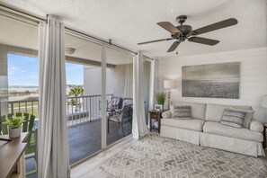 Smart TV - 2BR Gulf-View Condo + Pool & Beach Access | Magnolia House 201 (Destin)