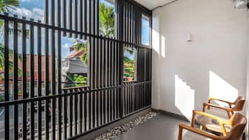 Deluxe Room, 1 Double Bed | Street view