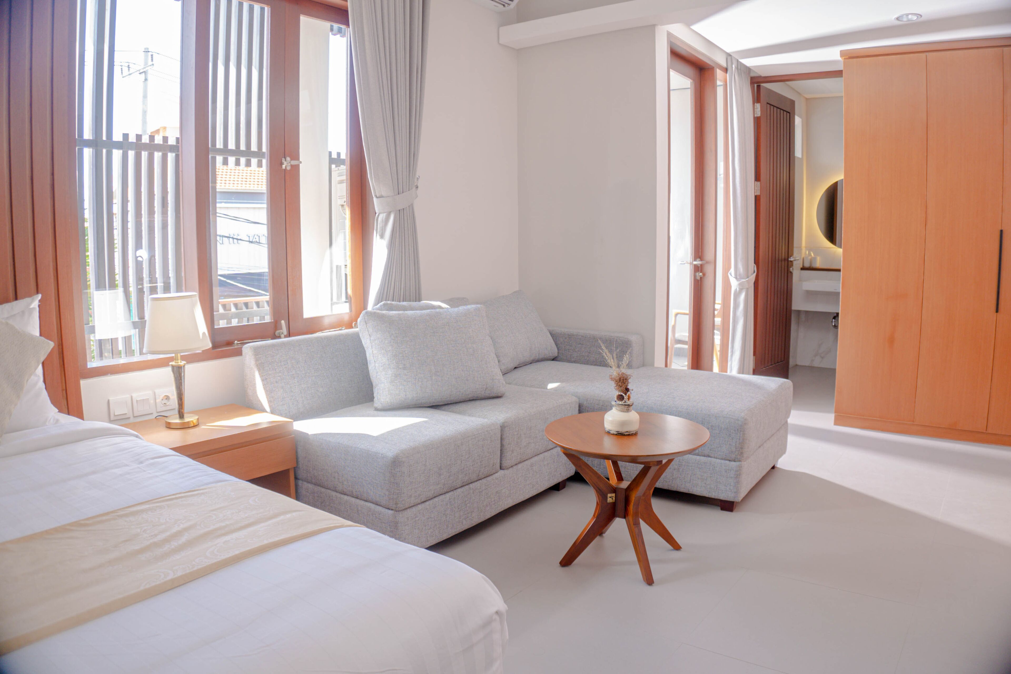 Deluxe Room, 1 Double Bed | 1 bedroom, in-room safe, desk, laptop workspace