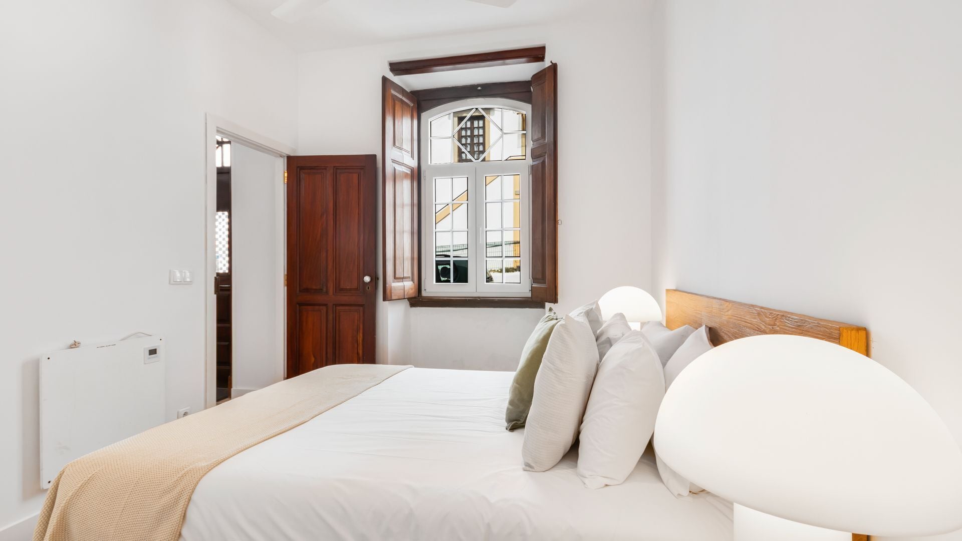 3 chambres, fer et planche à repasser, Wi-Fi gratuit, draps fournis