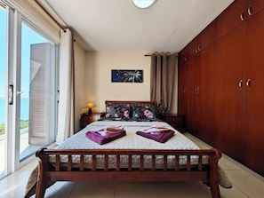 3 bedrooms, iron/ironing board, travel crib, free WiFi