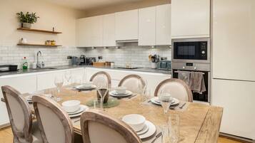 Fridge, microwave, oven, dishwasher