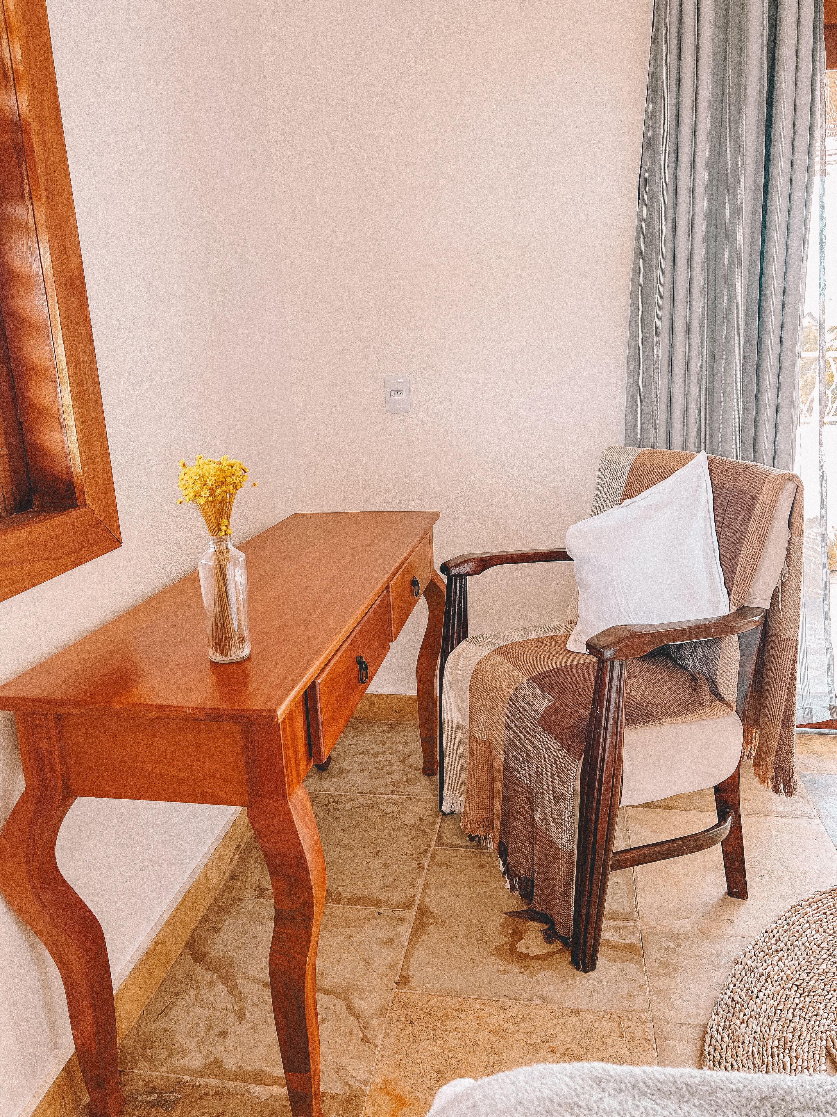 Suíte superluxo, 1 cama Queen e sofá-cama, terraço | 1 quarto, frigobar, ferros/tábuas de passar roupa, Wi-Fi de cortesia