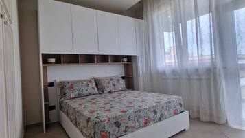 1 chambre, fer et planche Ă repasser, Wi-Fi, draps fournis