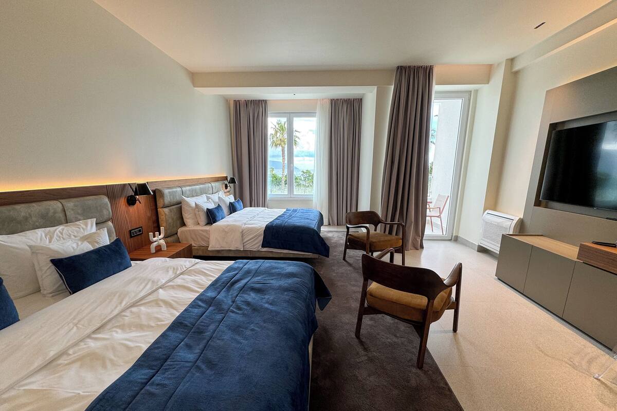 Deluxe Quadruple Room