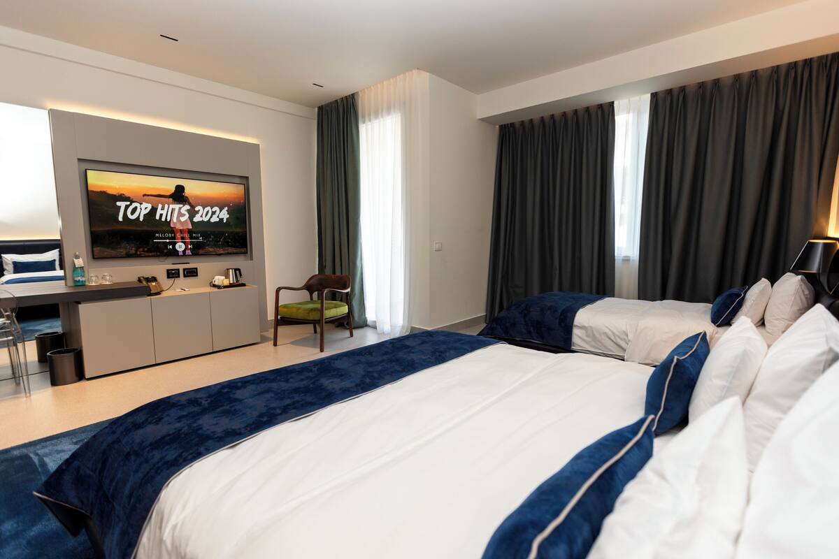 Deluxe Triple Room