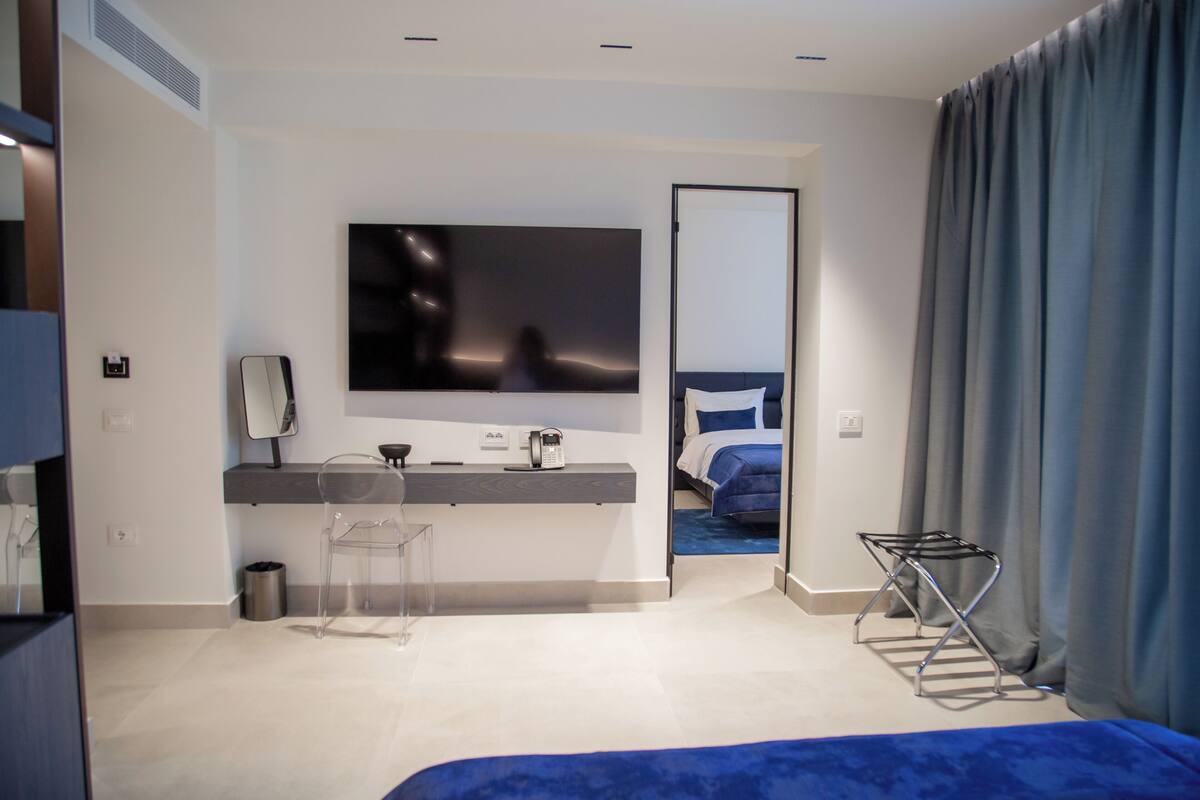 Premium bedding, Select Comfort beds, minibar, in-room safe