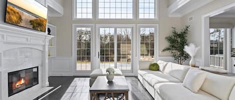 TV connectée, cheminée