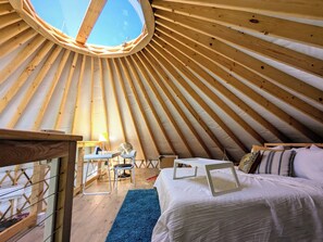 2 室のベッドルーム、デスク、旅行用ベビーベッド、WiFi (無料)
