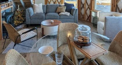 Magical-Upscale-Yurt-View-Private-Hot tub-Fire Pit-Near SNP & River