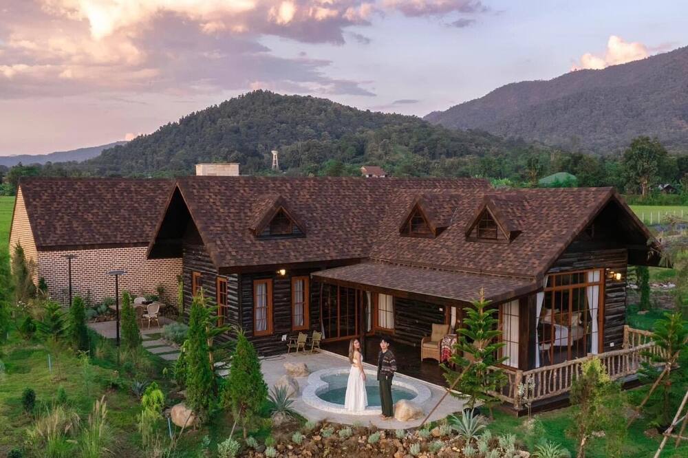 Pine Village
