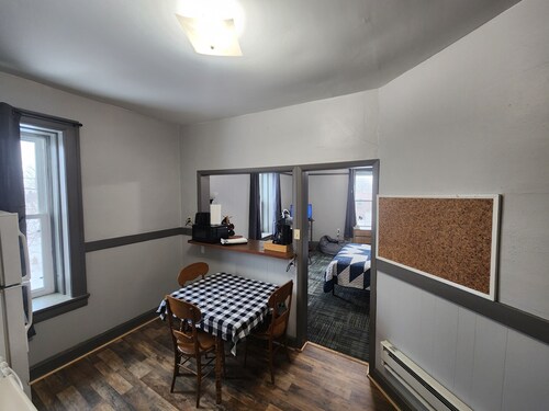 Studio Close to MTU, Houghton, Keweenaw, Dining, on the Trail & Full Amenities