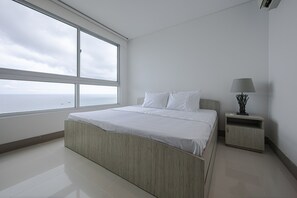 2 bedrooms, iron/ironing board, WiFi, bed sheets - Palmetto Beach- Floor 28 & Sea View - Hot Water (Cartagena de Indias)