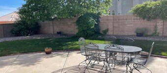 Large Home for Entire Family /Memory Foam Beds, TV