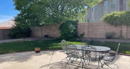 Large Home for Entire Family /Memory Foam Beds, TV