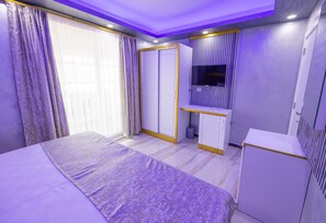 Standard Double or Twin Room, Non Smoking, City View