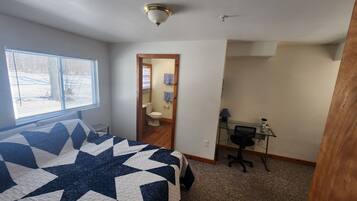 1 bedroom, desk, WiFi, bed sheets