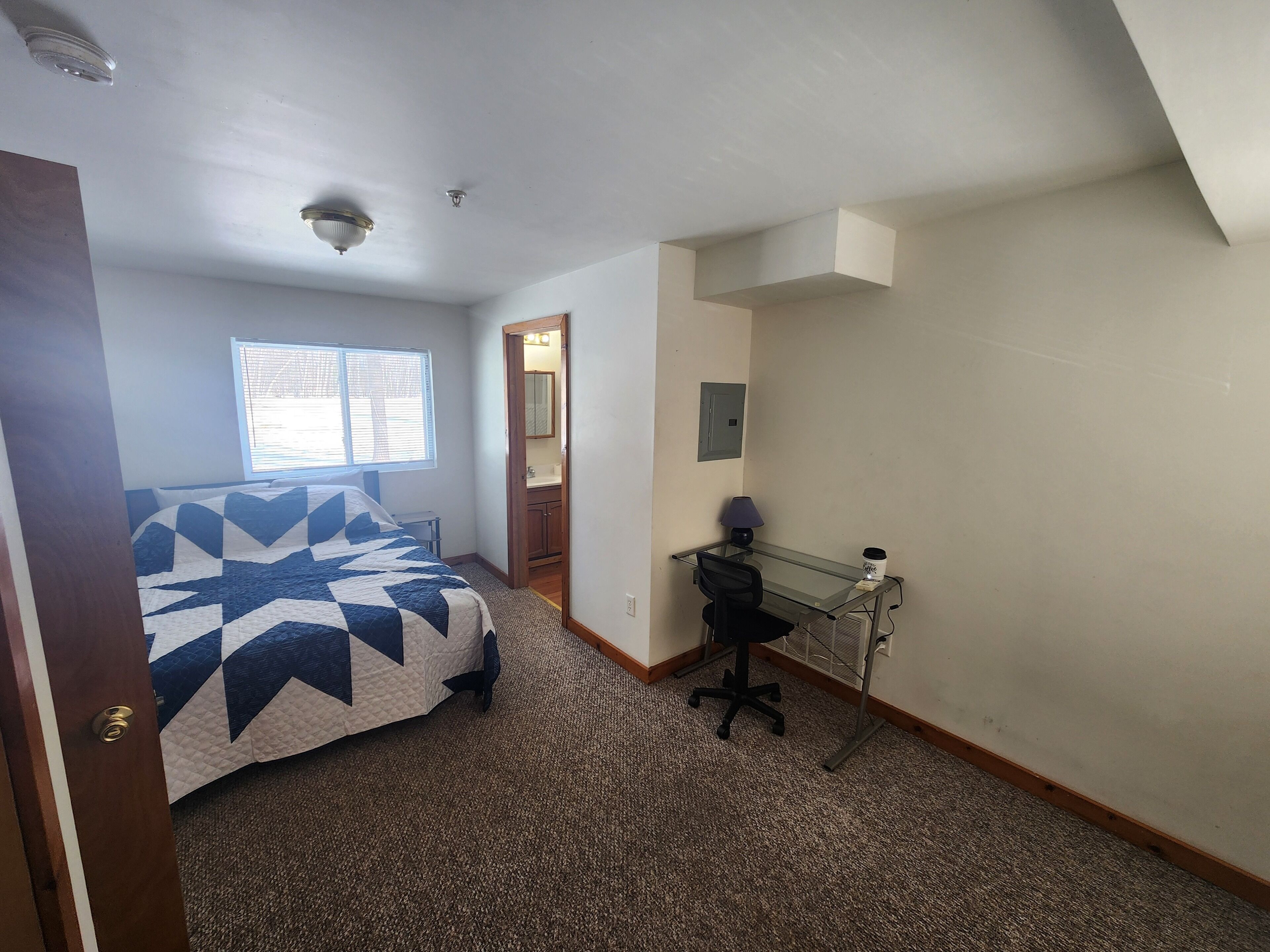 1 habitación, escritorio, wifi y ropa de cama 