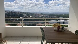 Outdoor dining - Appartement Cosy Bahaus (Le Lamentin)