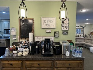 Coffee and/or coffee maker - Arbor Rose Boutique Hotel (Arcola)